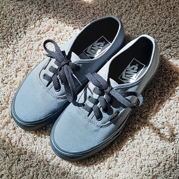 New Vans sneakers - Picture 1 of 4